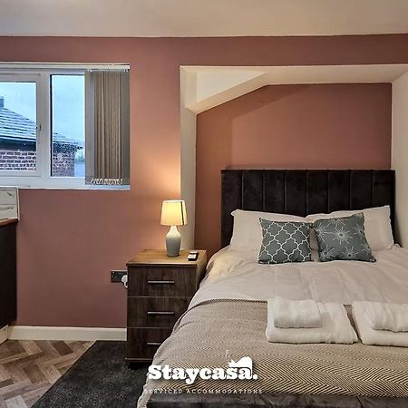 Delightful Spacious Haven With Large Driveway Manchester Buitenkant foto