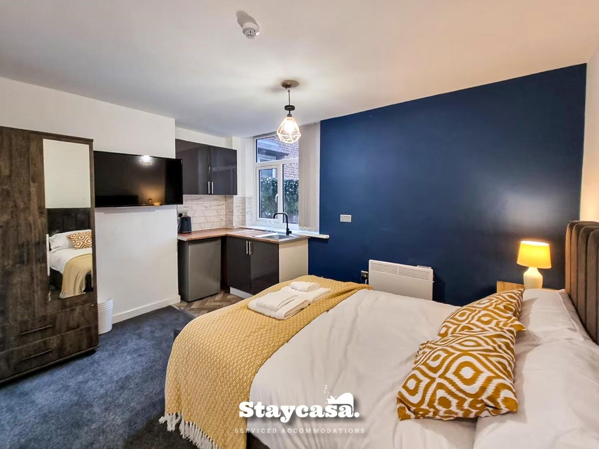 Delightful Spacious Haven With Large Driveway Manchester Buitenkant foto