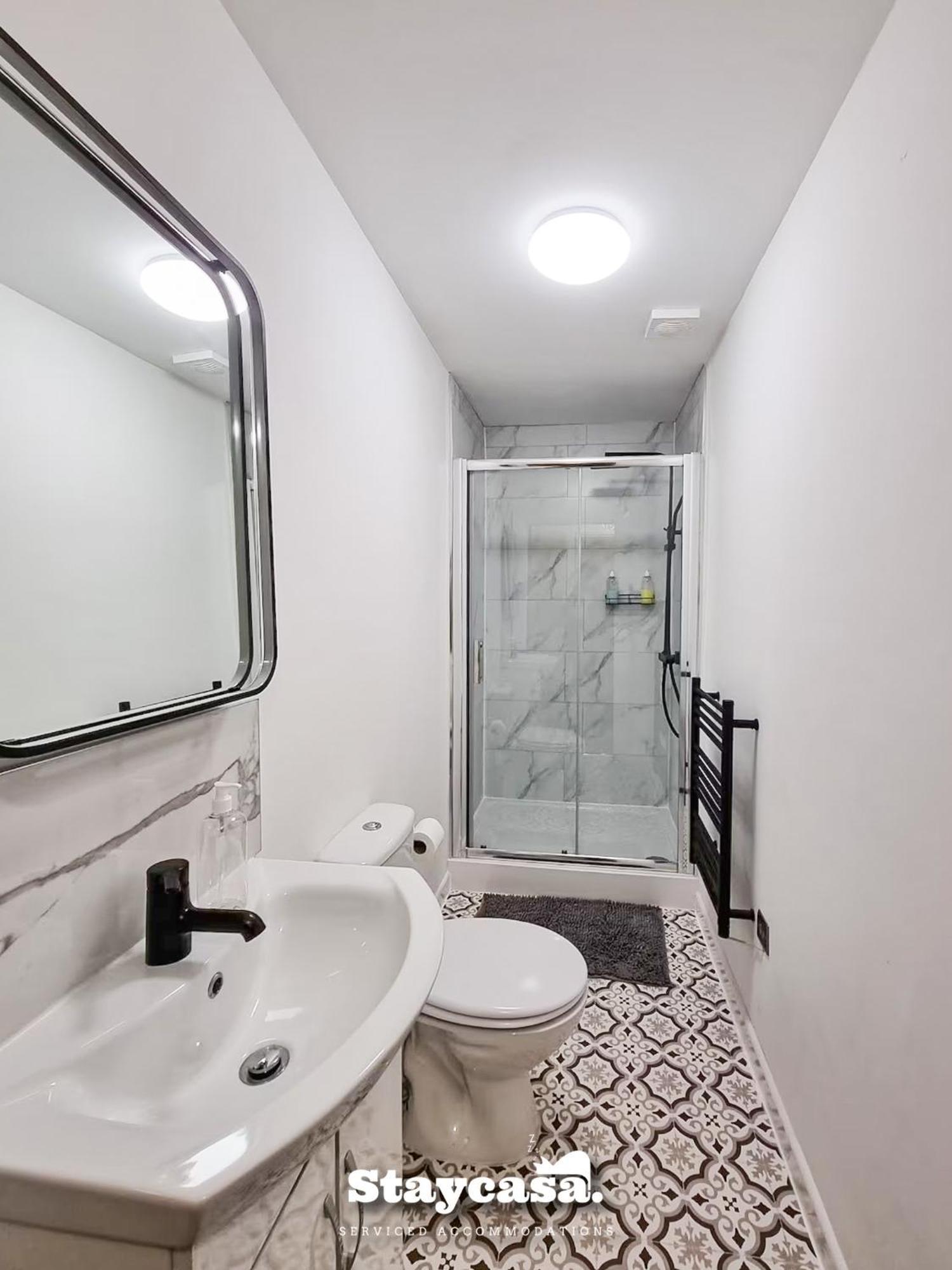 Delightful Spacious Haven With Large Driveway Manchester Buitenkant foto