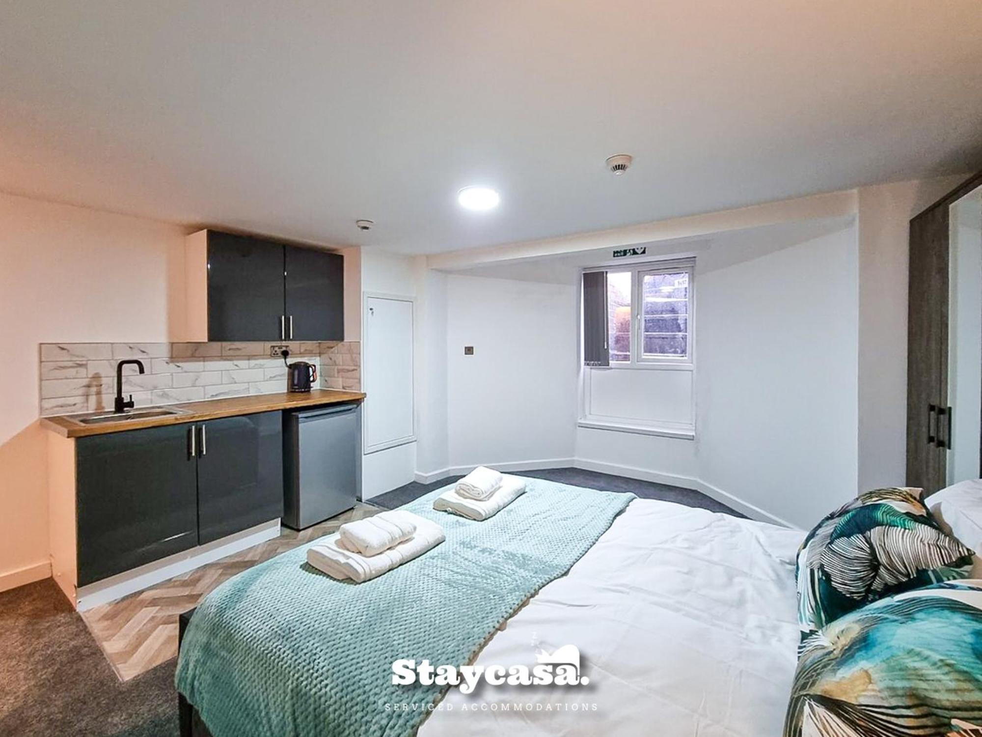 Delightful Spacious Haven With Large Driveway Manchester Buitenkant foto