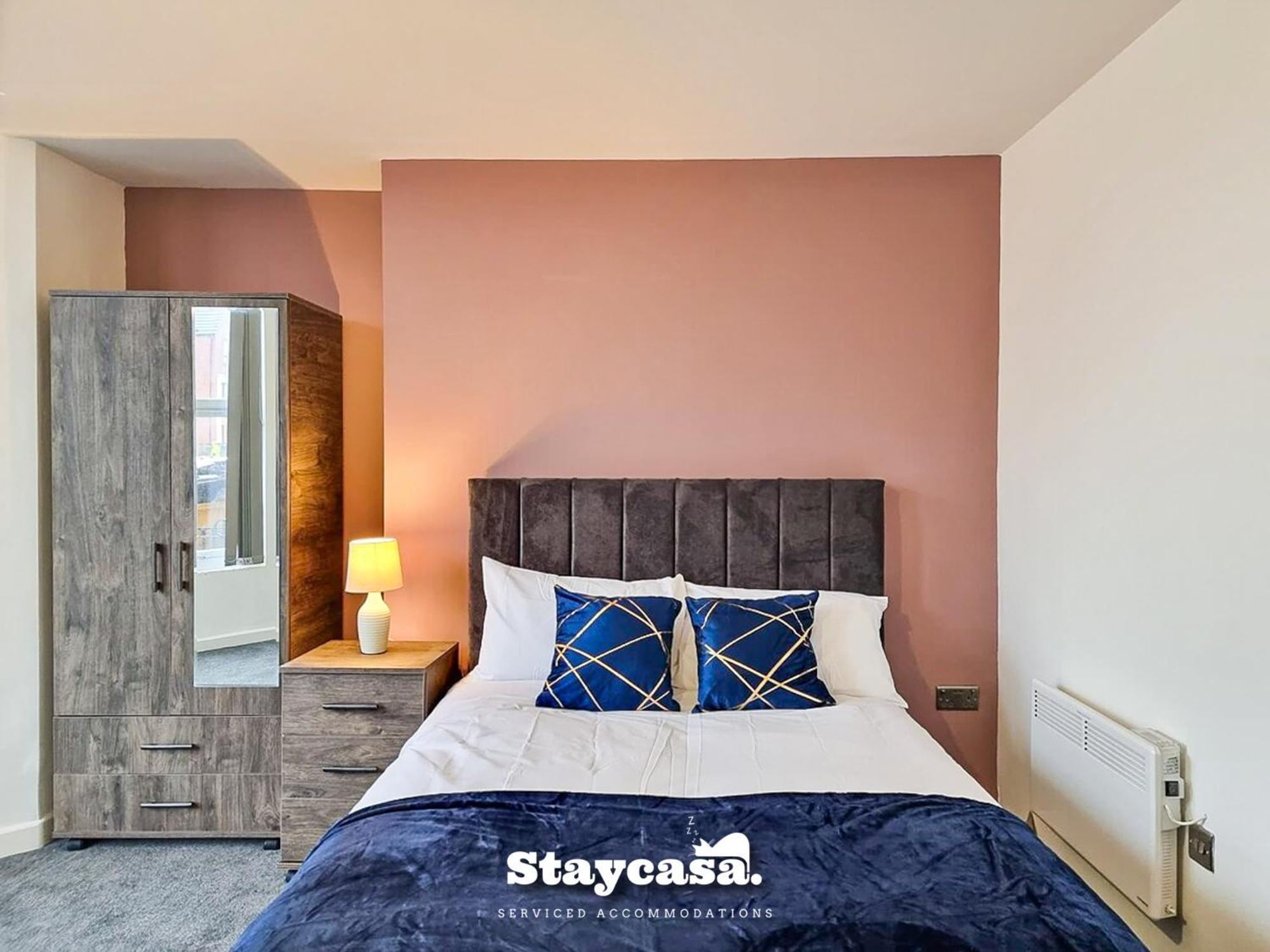Delightful Spacious Haven With Large Driveway Manchester Buitenkant foto