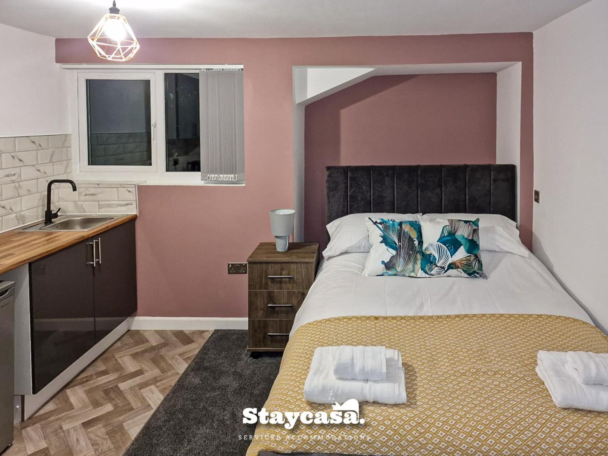 Delightful Spacious Haven With Large Driveway Manchester Buitenkant foto