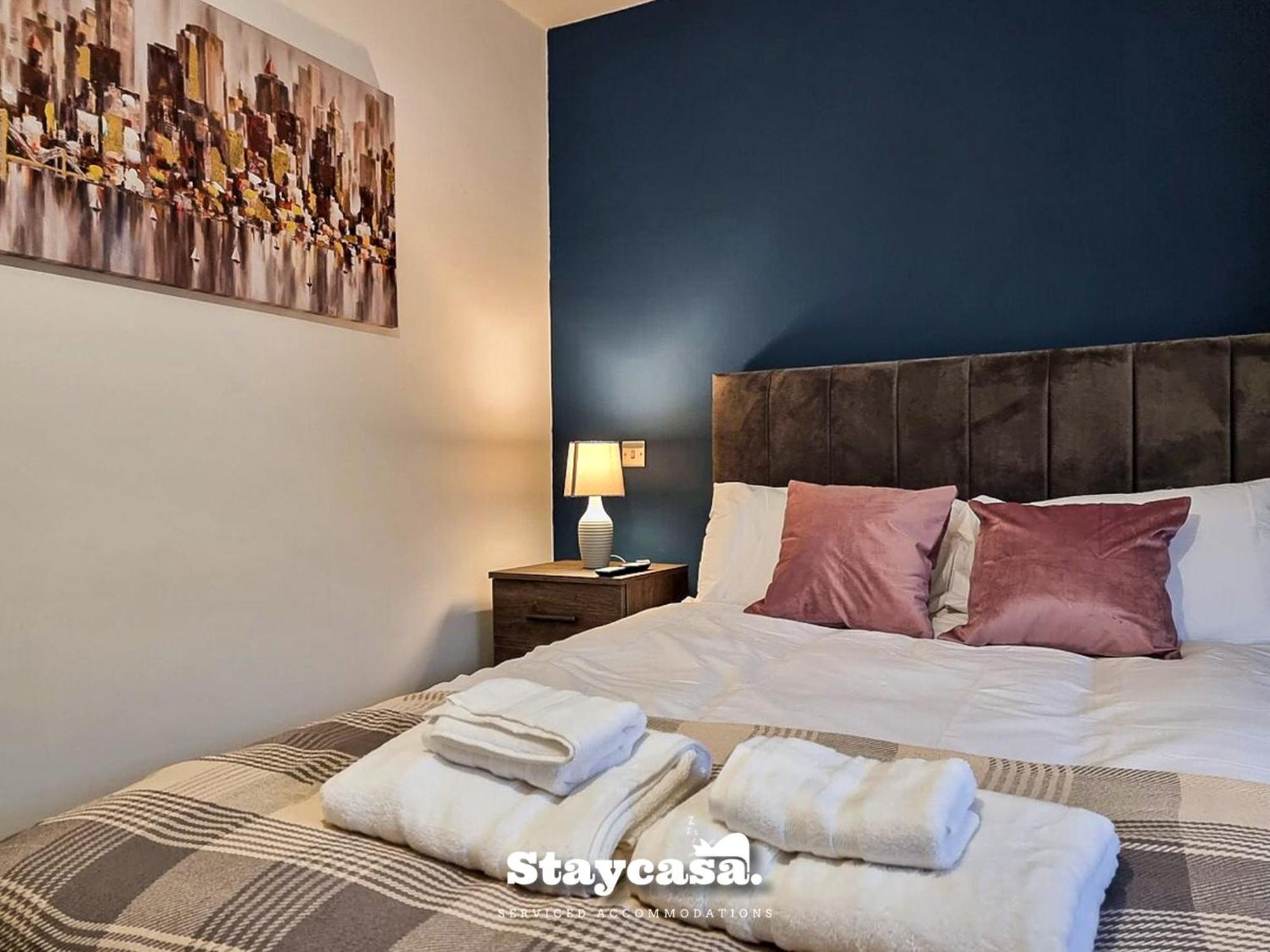 Delightful Spacious Haven With Large Driveway Manchester Buitenkant foto