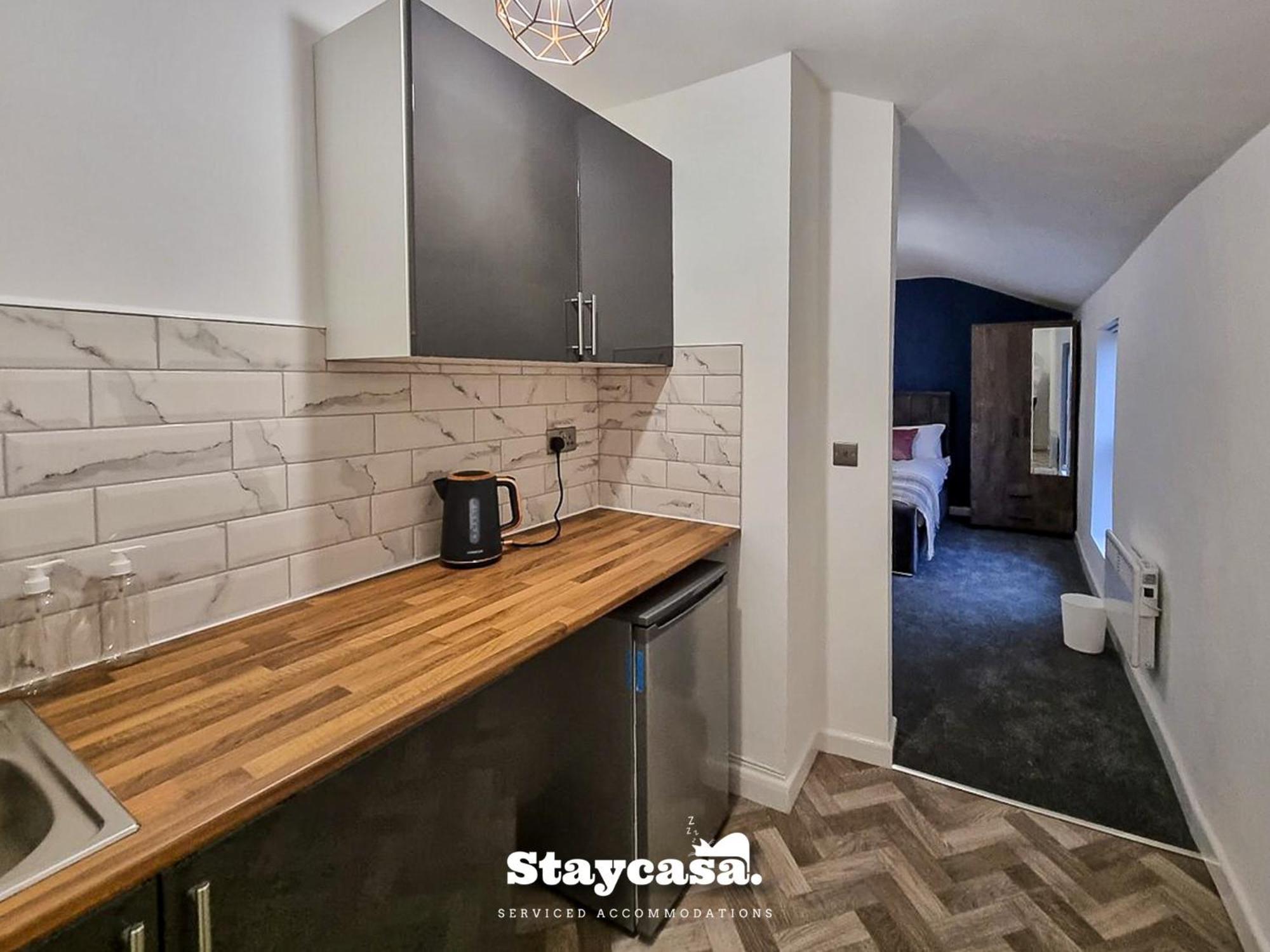 Delightful Spacious Haven With Large Driveway Manchester Buitenkant foto