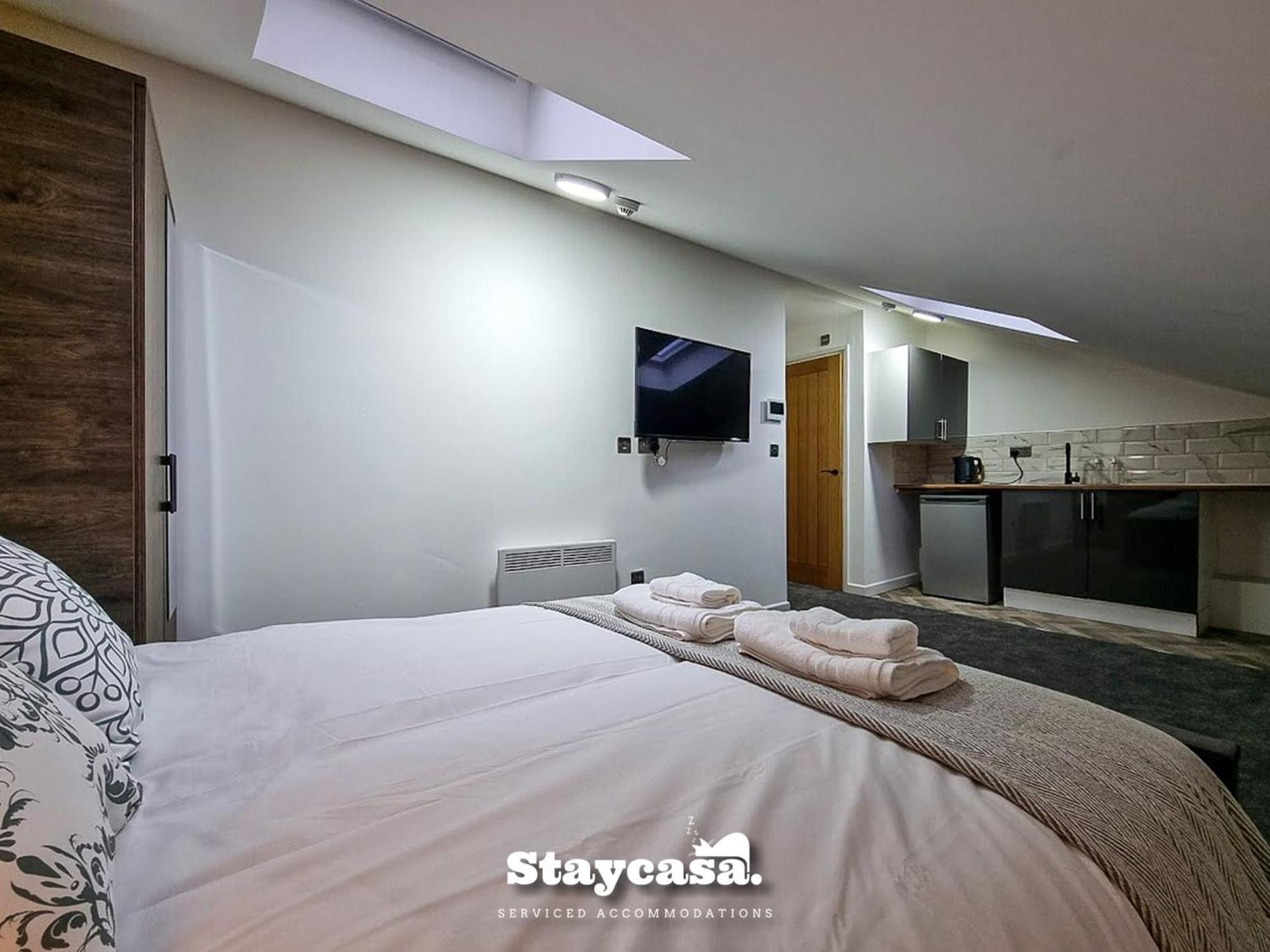 Delightful Spacious Haven With Large Driveway Manchester Buitenkant foto