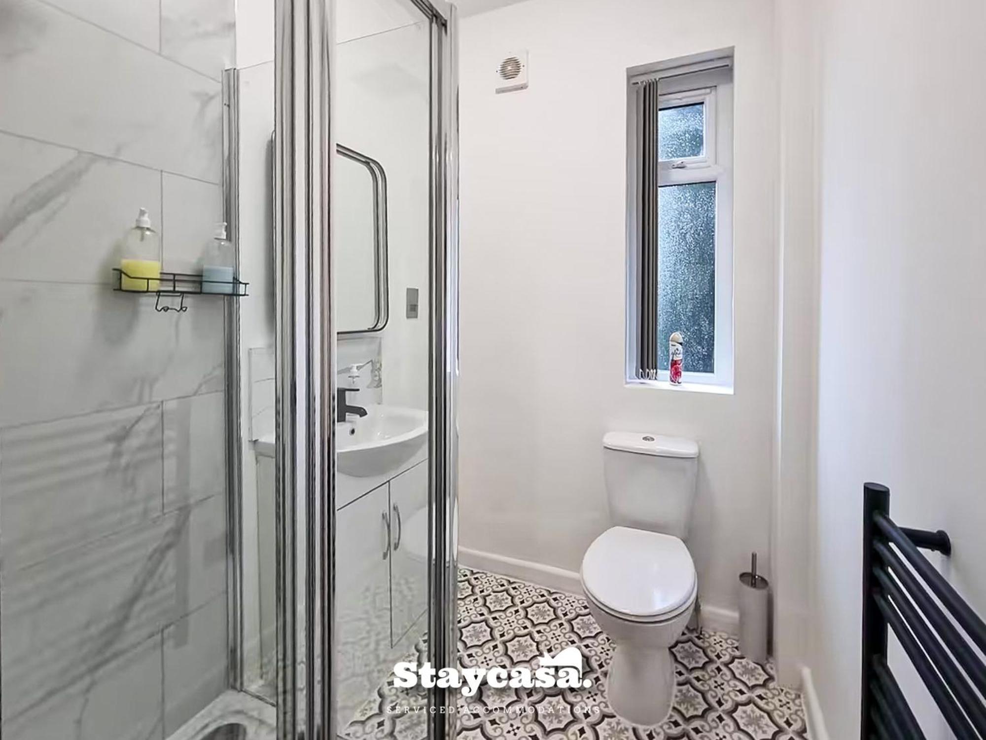 Delightful Spacious Haven With Large Driveway Manchester Buitenkant foto