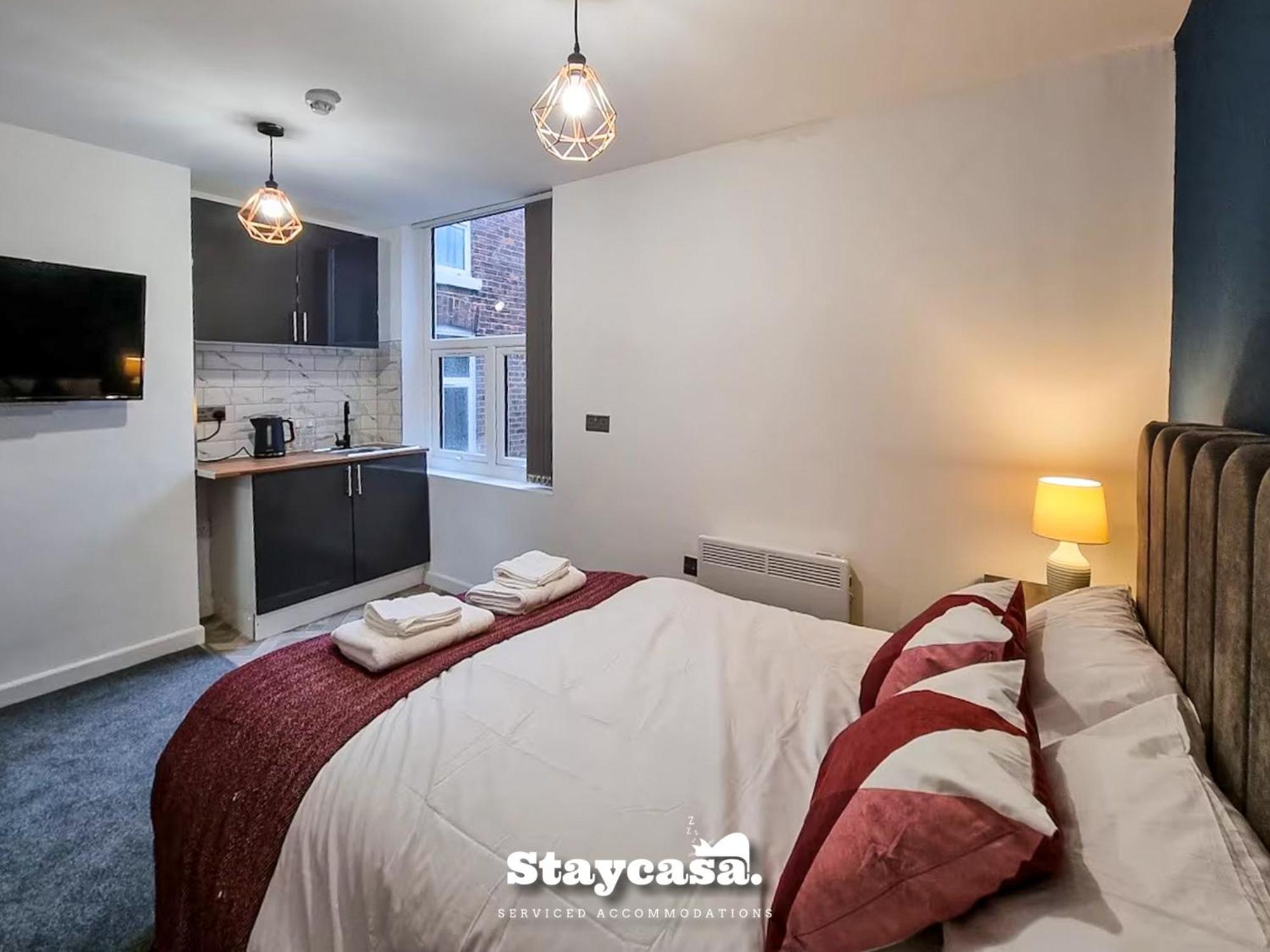 Delightful Spacious Haven With Large Driveway Manchester Buitenkant foto