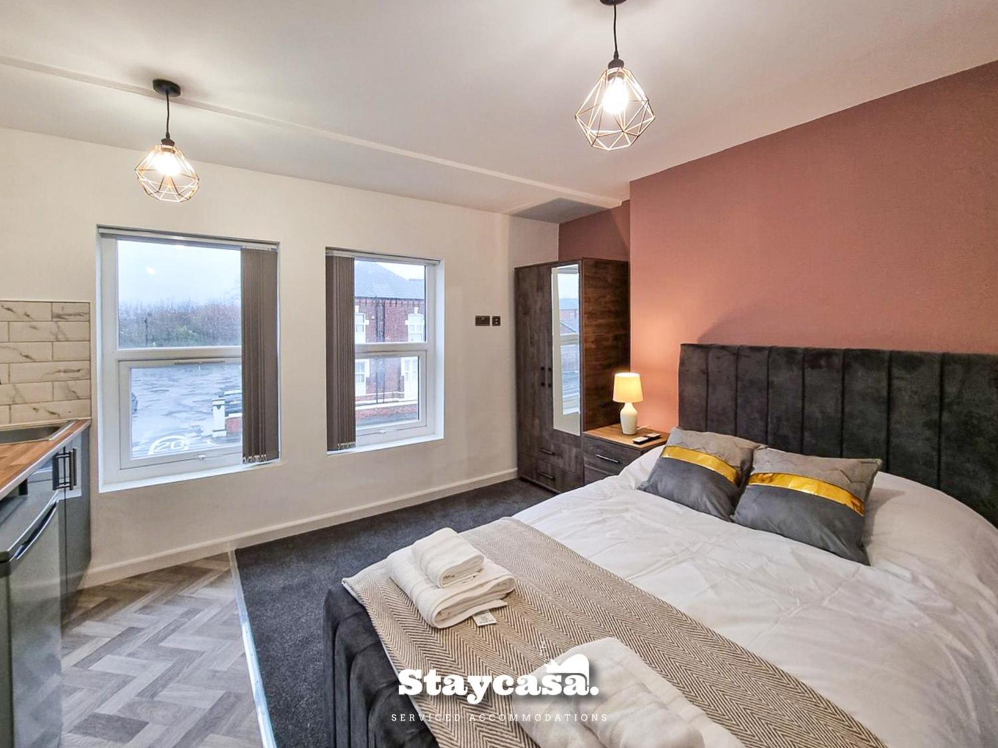 Delightful Spacious Haven With Large Driveway Manchester Buitenkant foto