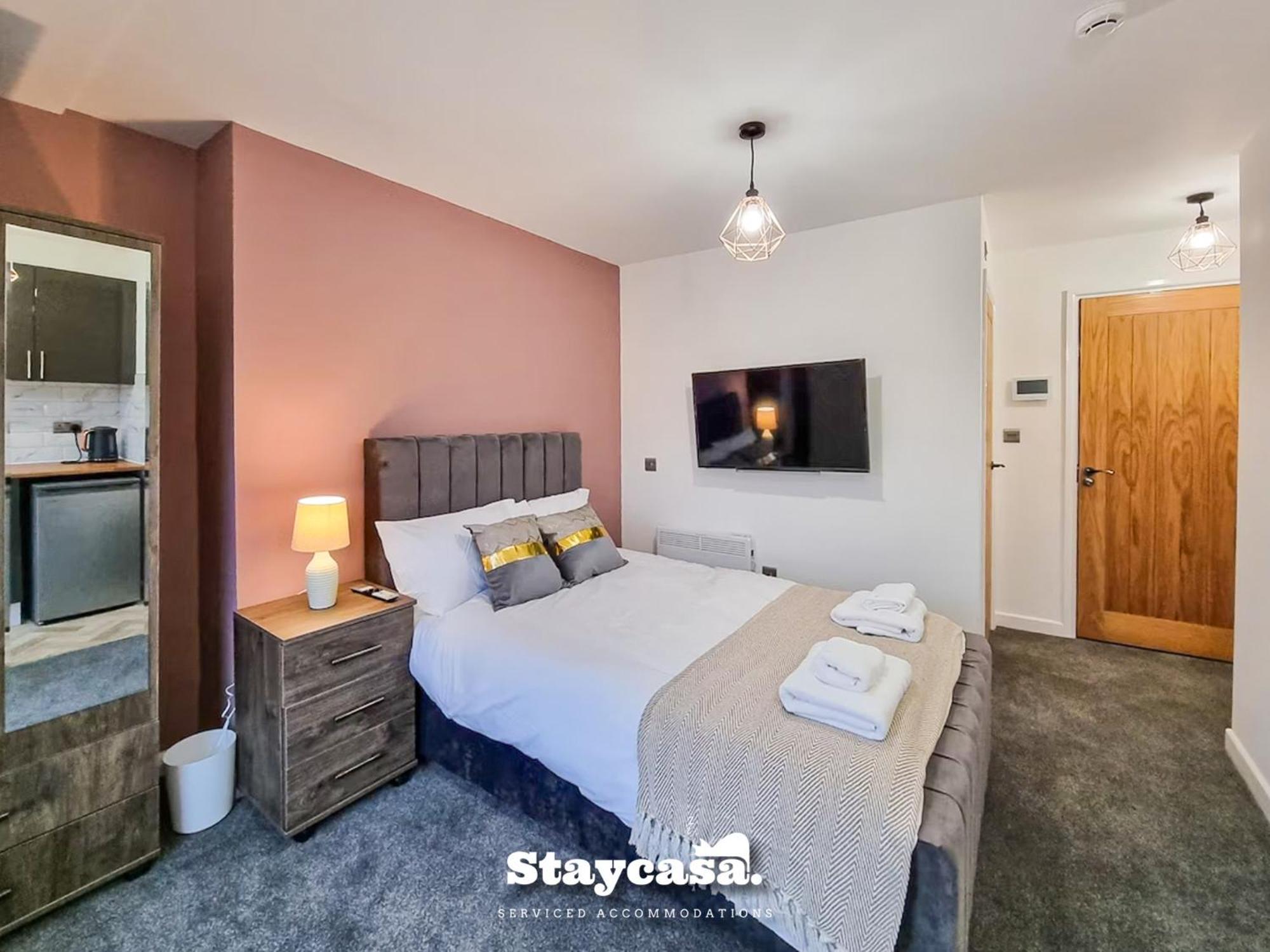 Delightful Spacious Haven With Large Driveway Manchester Buitenkant foto