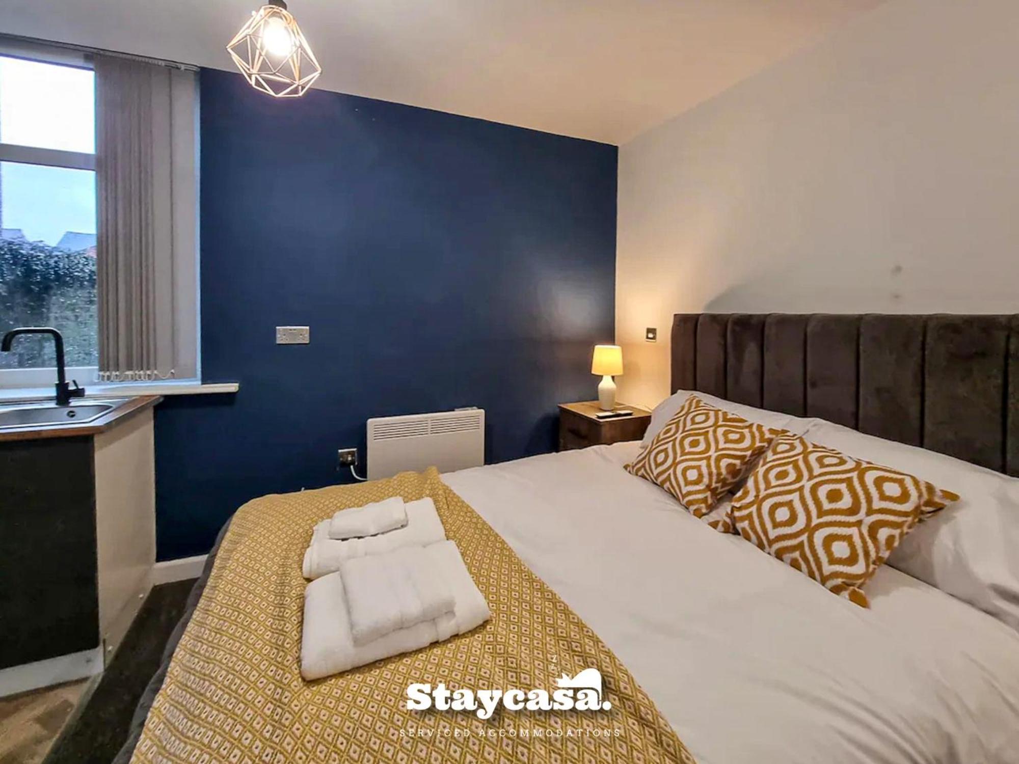 Delightful Spacious Haven With Large Driveway Manchester Buitenkant foto